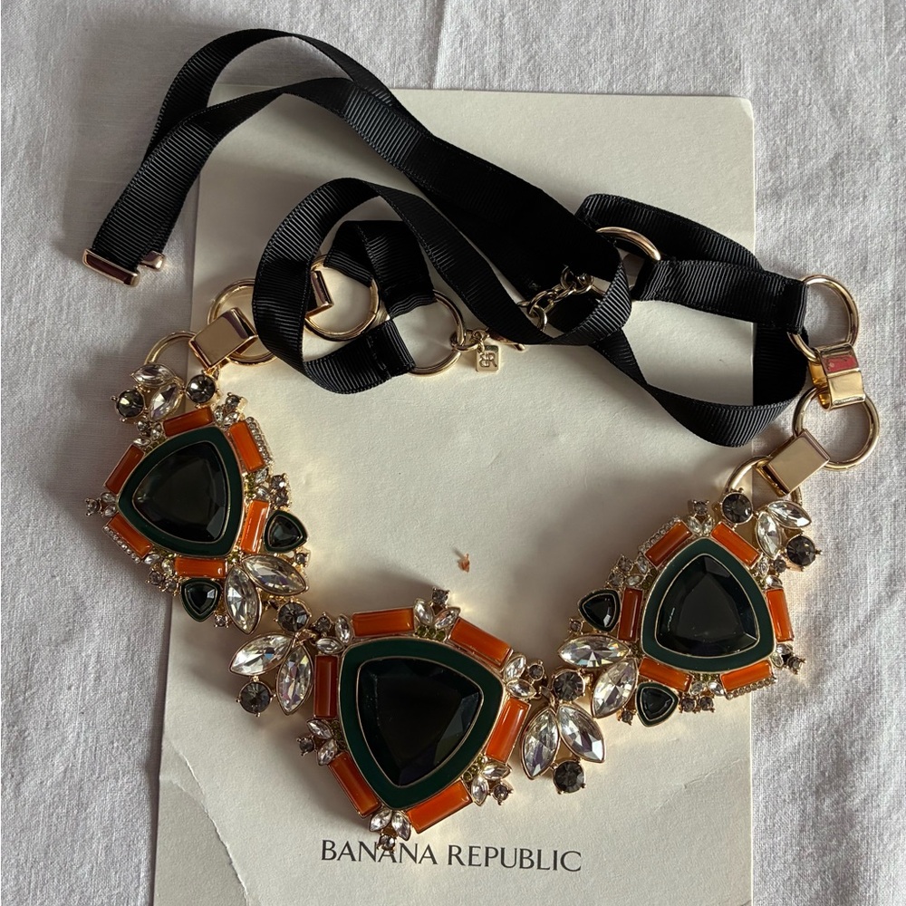 Banana Republic Regalia Statement Necklace NWOT